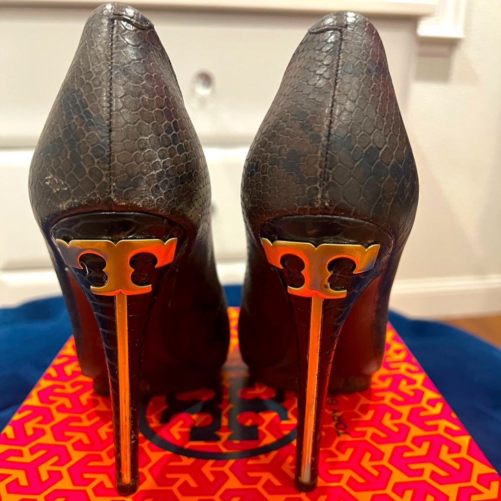 Tory Butch Women Brown Pump Heels Snakeskin Size 8 Great Condition !